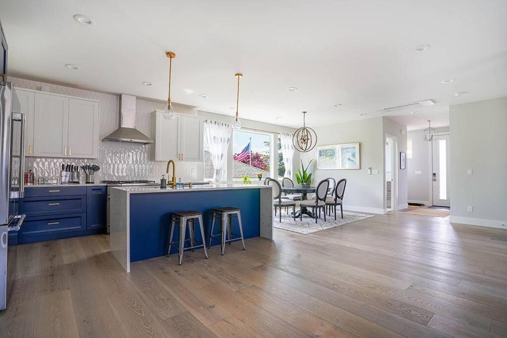 New House With Chef's Kitchen And Spa-like Holiday home *