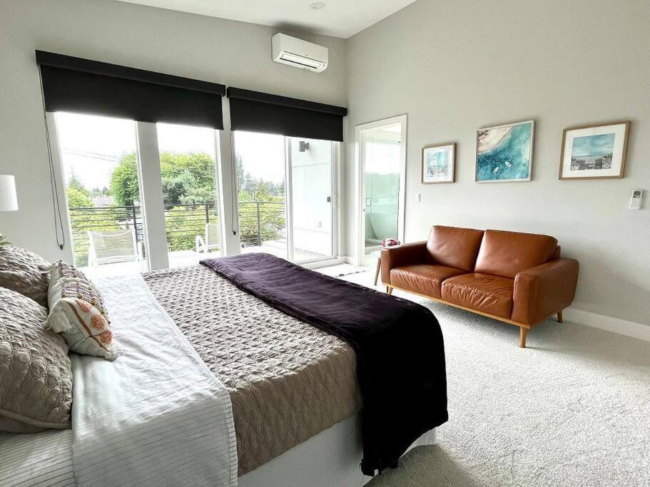 Holiday home New House With Chef's Kitchen And Spa-like *