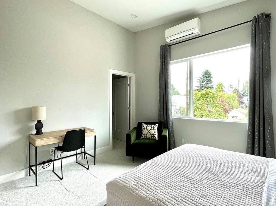 Holiday home New House With Chef's Kitchen And Spa-like Seattle